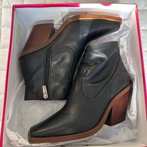 Vince Camuto Amtinda Squared Toe Ankle Block Heeled Bootie | Size: 8.5